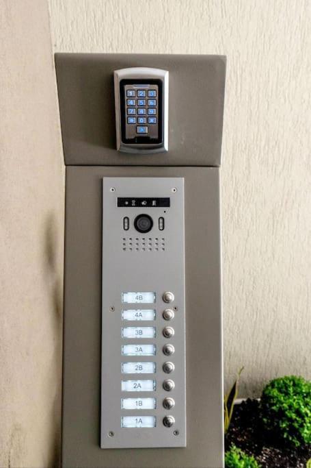 8 Blocks Apartments 4A アレクサンドルポリス エクステリア 写真